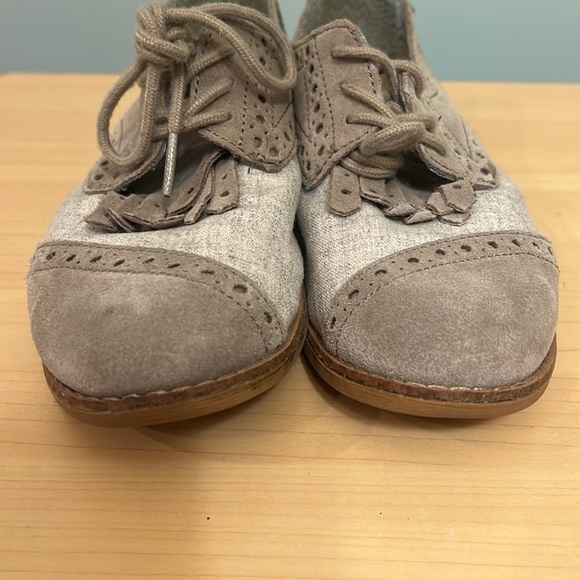 Toms Wingtip Oxford Suede Detail Lace Up Loafers - Picture 4 of 8
